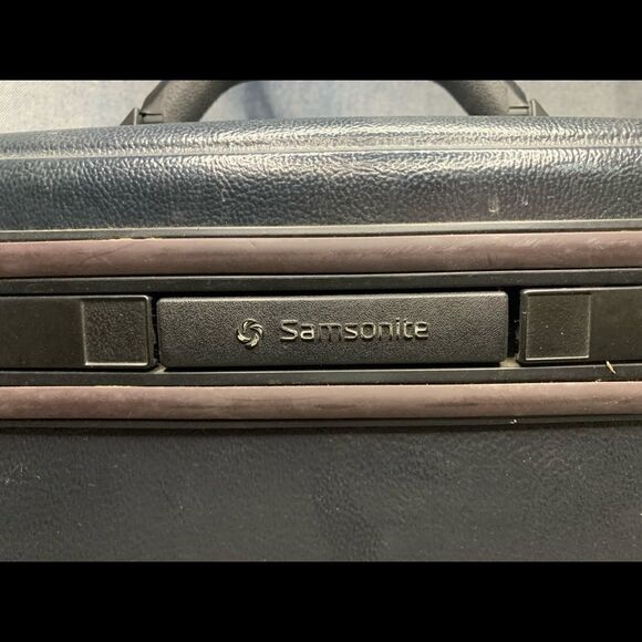 Vintage Samsonite Silhouette Train Case  - Picture 4 of 15